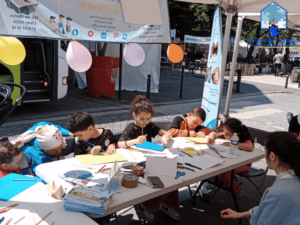 Activité d'éveil en crèche