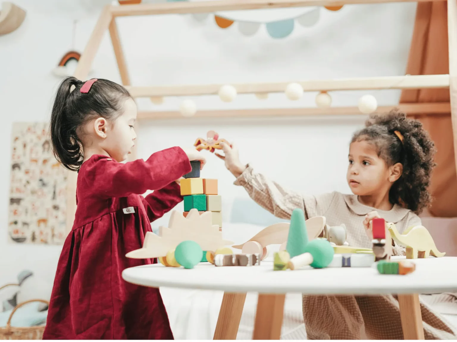 Parent et enfant dans une ambiance familiale